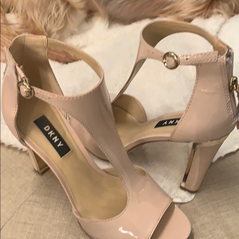 Shoe